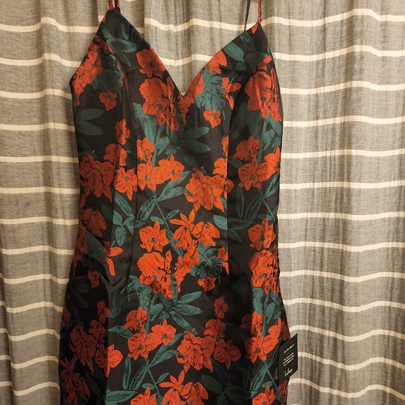 Floral Jacquard Mini Dress - Picture 4 of 9